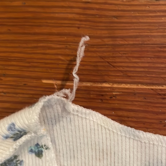 Cropped Ribbed Floral Tee - Picture 4 of 4